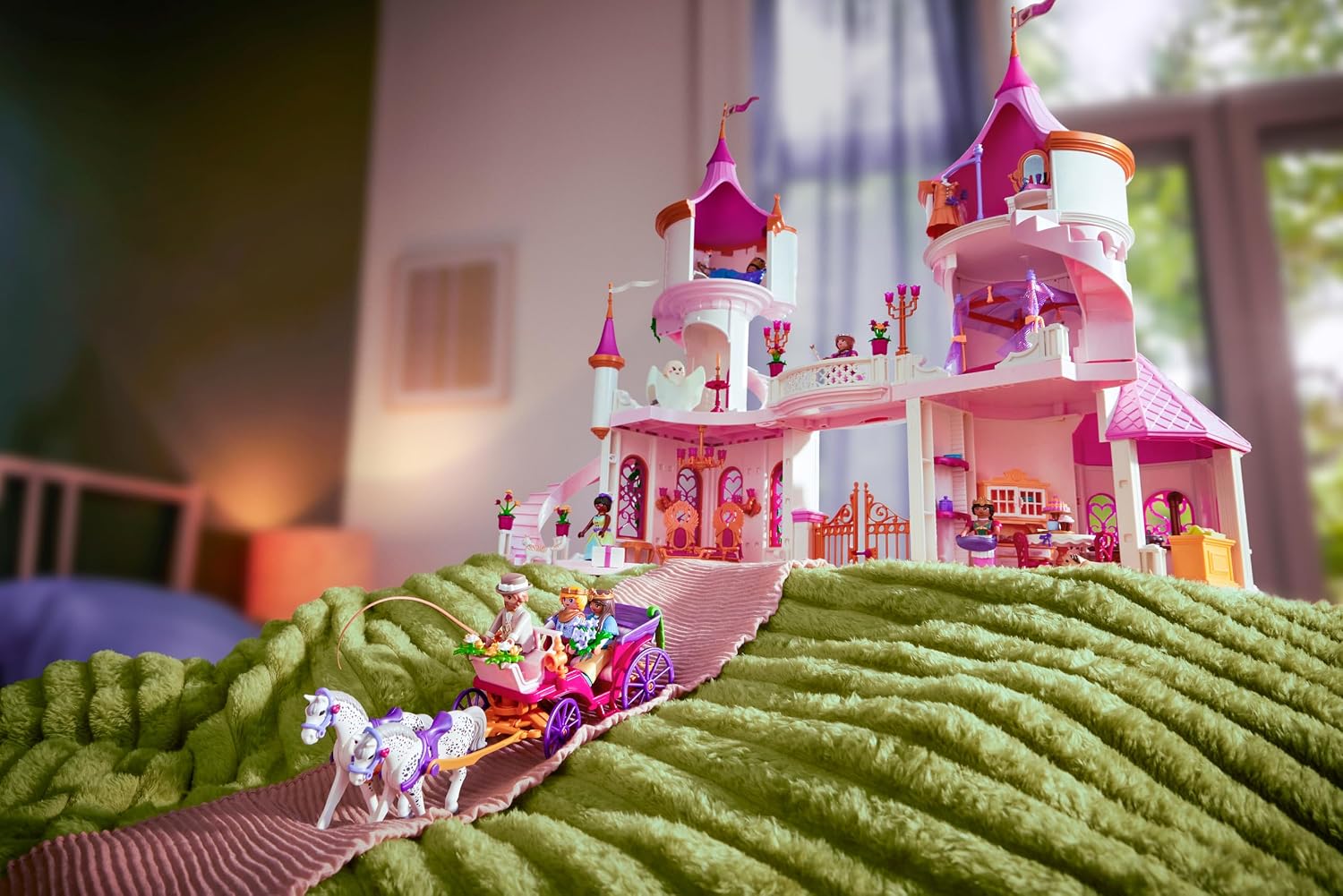 PLAYMOBIL Princess Magic Niños Reales en el Jardín de Juego Juguete de Cuento de Hadas para niños y niñas a Partir de 4 años - Imagen 2